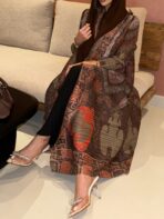 عبايات سعودية ملونة