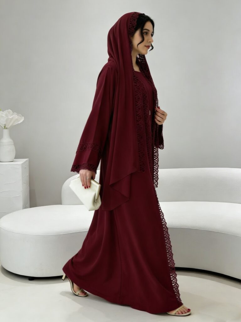 عبايات دانتيل ملونة